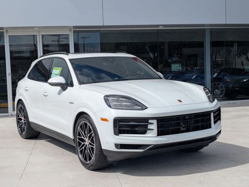 New 2026 Porsche Cayenne E-Hybrid image 7