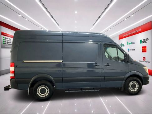 Used 2018 Mercedes-Benz Sprinter 2500 image 8