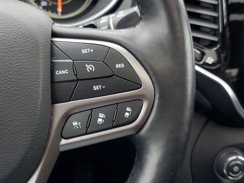 Used 2021 Jeep Cherokee Limited image 23