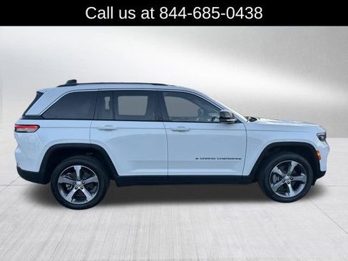 Used 2023 Jeep Grand Cherokee 4WD 4xe image 4