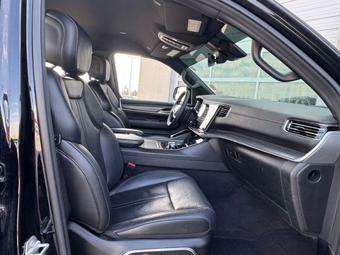 Used 2023 Jeep Wagoneer L Series II image 28