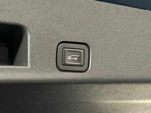 Used 2024 Chevrolet Traverse LS w/ Midnight/Sport Edition FWD image 47