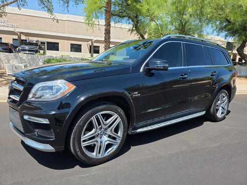 Used 2015 Mercedes-Benz GL 63 AMG 4MATIC image 2