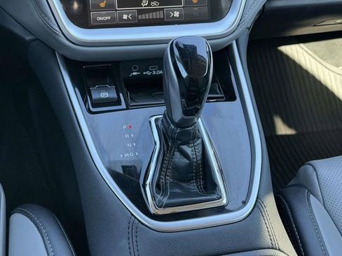 Used 2023 Subaru Outback Limited image 18