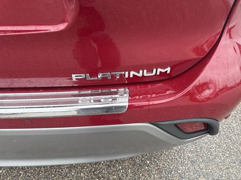 Used 2023 Toyota Highlander Platinum image 10