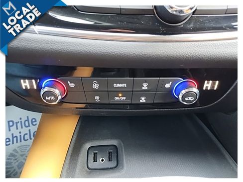 Used 2018 Buick Enclave Essence FWD image 32