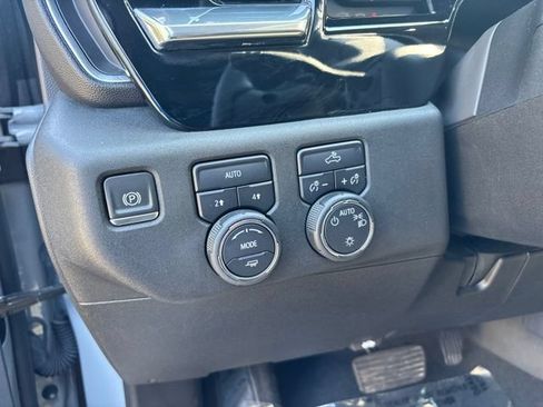 Used 2024 Chevrolet Silverado 1500 LT AWD/4WD image 7