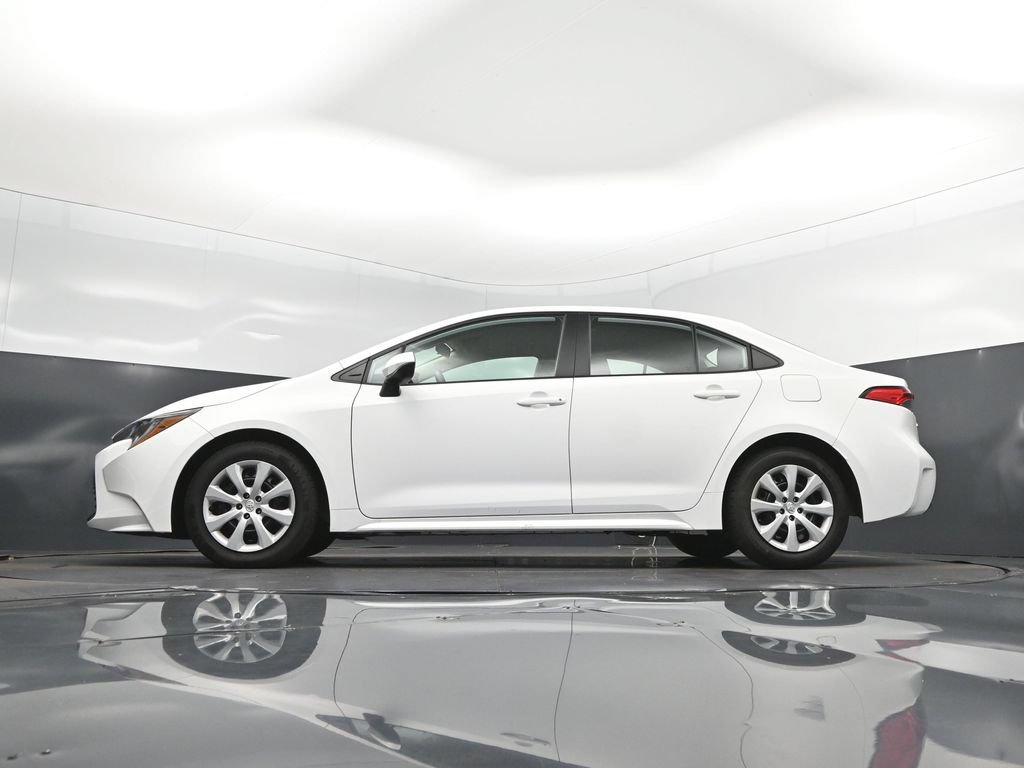 Used 2024 Toyota Corolla LE FWD image 39