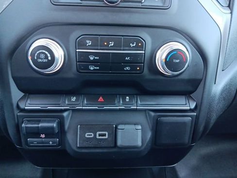 Used 2024 GMC Sierra 3500 Pro w/ Convenience Package image 25