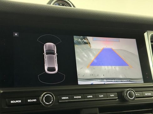 Used 2020 Porsche Macan image 19