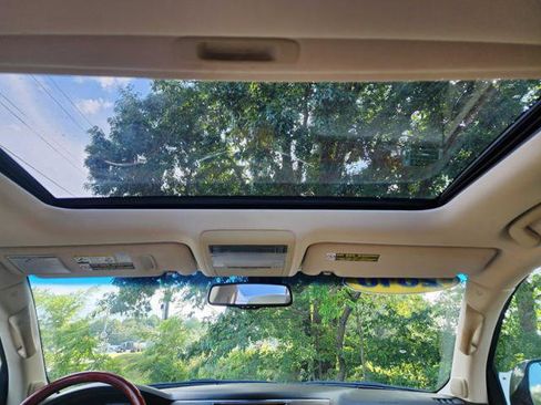 Used 2010 Lexus LX 570 4WD image 23