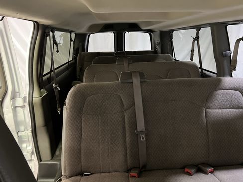 Used 2025 Chevrolet Express 3500 LT w/ LT Preferred Equipment Group RWD image 18