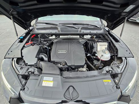 Used 2022 Audi Q5 2.0T Premium w/ Convenience Package image 31