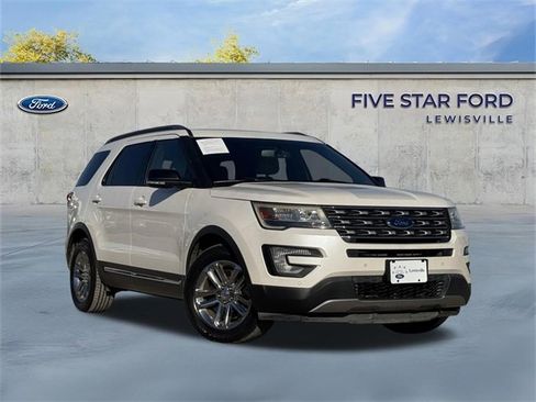 Used 2017 Ford Explorer XLT w/ Equipment Group 202A image 1