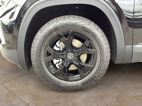 New 2026 Volkswagen Atlas Peak Edition AWD/4WD image 11