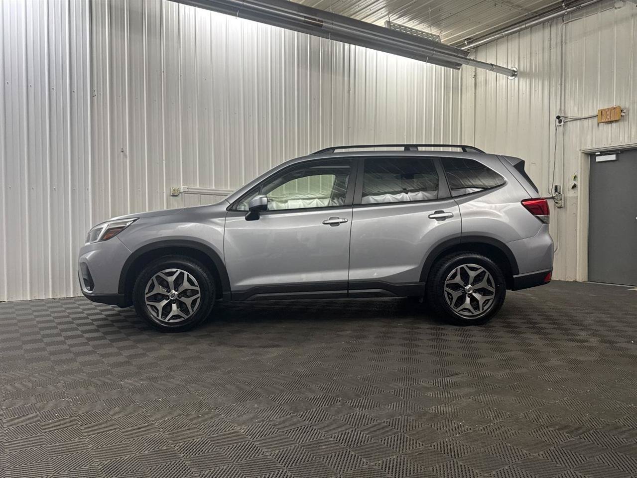 Used 2020 Subaru Forester Premium AWD/4WD image 2