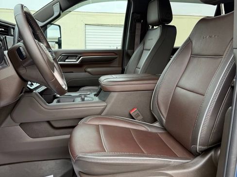 Used 2025 GMC Sierra 2500 Denali w/ Denali Reserve Package AWD/4WD image 9