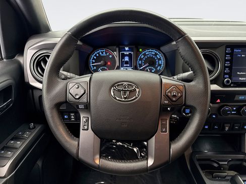 Used 2022 Toyota Tacoma TRD Sport image 12