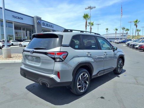 Used 2025 Subaru Forester Limited AWD/4WD image 11