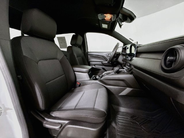 Used 2023 Chevrolet Colorado Trail Boss w/ Technology Package AWD/4WD image 29