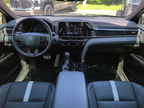 Used 2025 Toyota Camry SE w/ Convenience Package FWD image 14