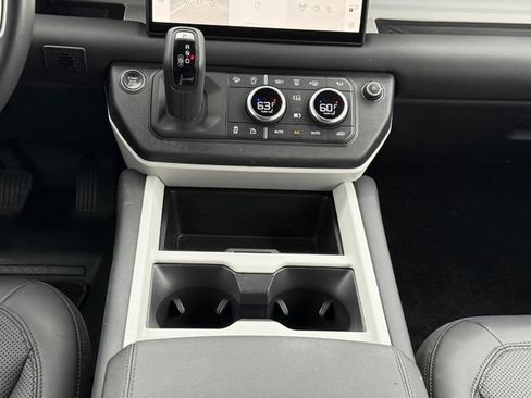 Used 2025 Land Rover Defender 110 S AWD/4WD image 18