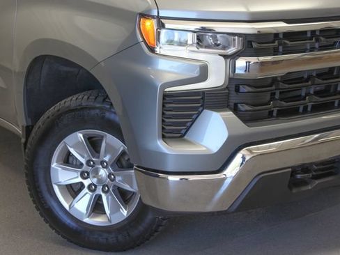 Used 2025 Chevrolet Silverado 1500 LT AWD/4WD image 3