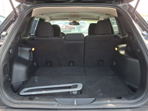 Used 2016 Jeep Cherokee Latitude FWD image 27