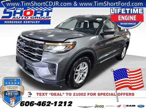 Used 2025 Ford Explorer Active AWD/4WD image 1