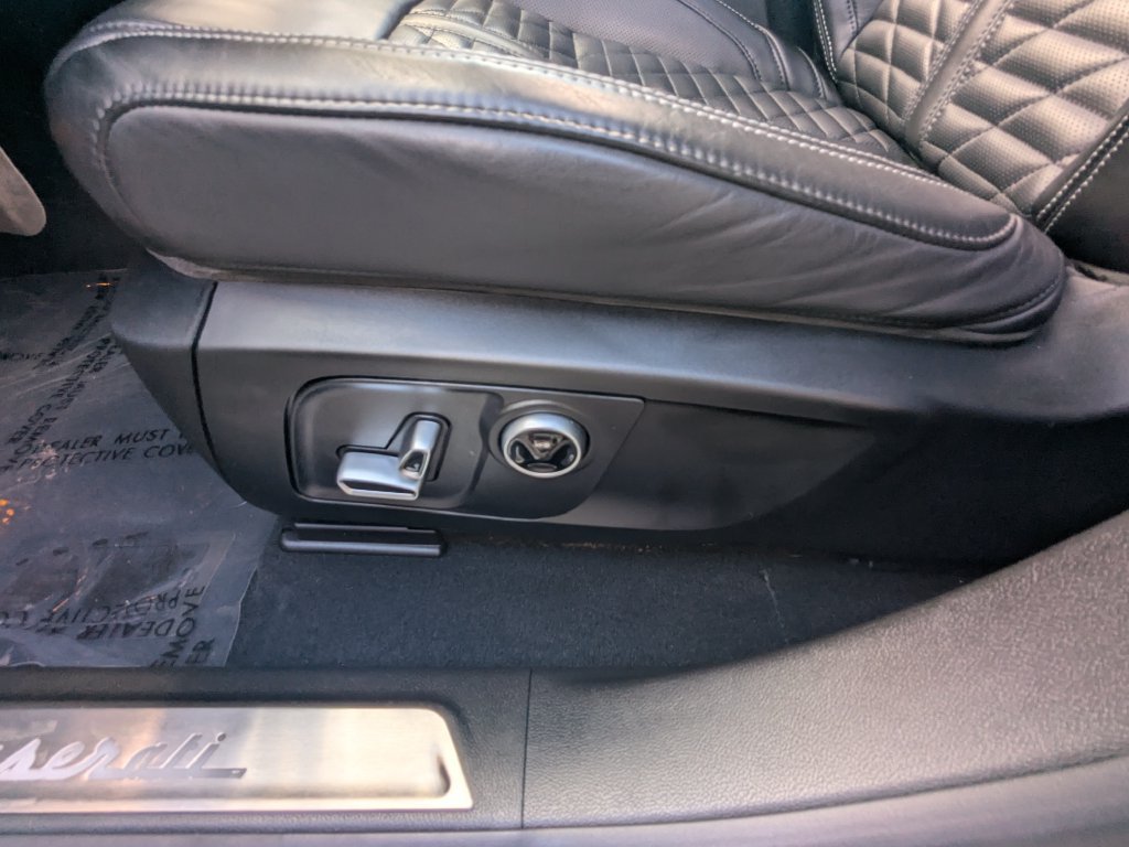 Used 2022 Maserati Levante Trofeo AWD/4WD image 8