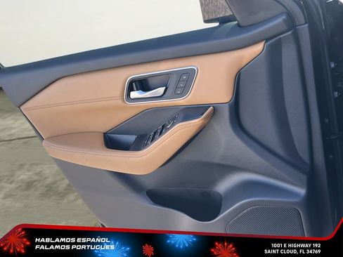 Used 2023 Nissan Rogue Platinum FWD image 12