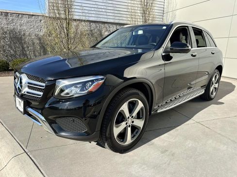 Used 2017 Mercedes-Benz GLC 300 4MATIC image 1