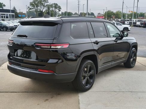 Used 2023 Jeep Grand Cherokee L Limited w/ Luxury Tech Group II AWD/4WD image 5