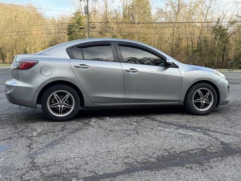 Used 2013 MAZDA MAZDA3 i SV image 2