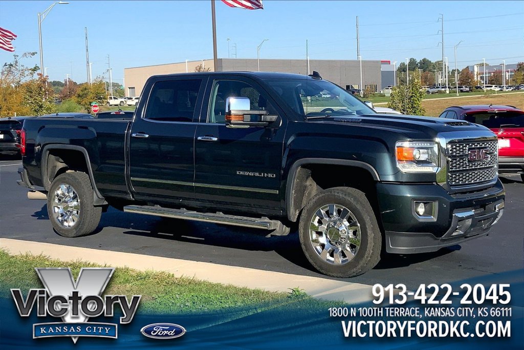 Used 2018 GMC Sierra 2500 Denali w/ Duramax Plus Package AWD/4WD image 1