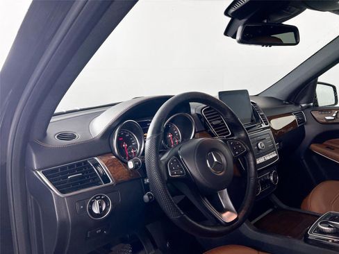 Used 2019 Mercedes-Benz GLS 550 4MATIC image 10