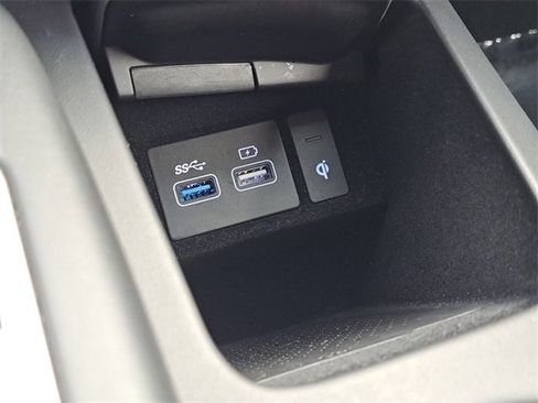 Used 2025 Genesis GV70 2.5T image 17