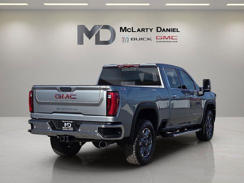 Used 2025 GMC Sierra 2500 SLT w/ SLT Premium Package image 5