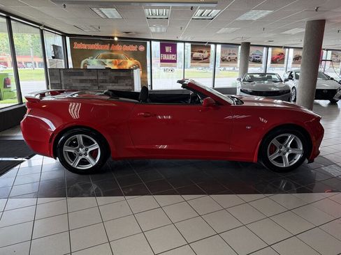 Used 2016 Chevrolet Camaro LT RWD image 5