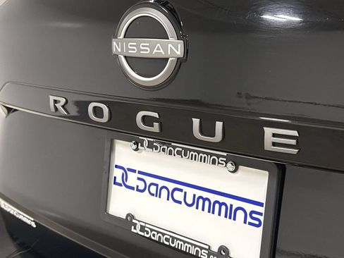 Used 2024 Nissan Rogue S FWD image 25