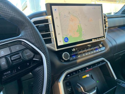 Used 2024 Toyota Tundra Platinum AWD/4WD image 31