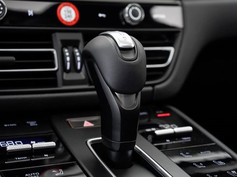 New 2025 Porsche Macan image 21