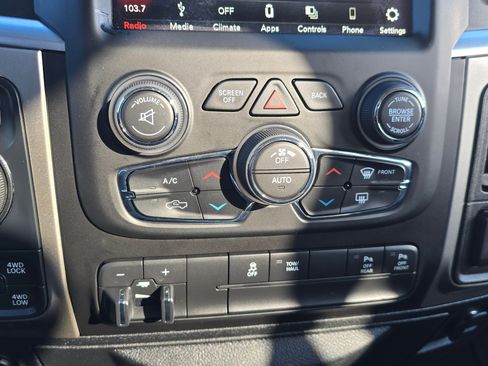 Used 2018 RAM 1500 Big Horn image 19