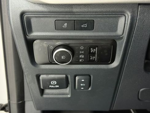 Used 2023 Ford Expedition XLT RWD image 11