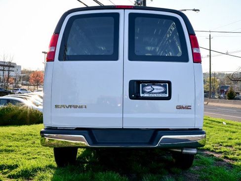 Used 2024 GMC Savana 2500 w/ Driver Convenience Package image 6