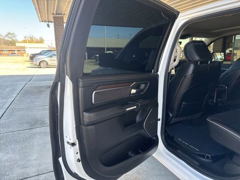 Used 2022 RAM 1500 Laramie image 12