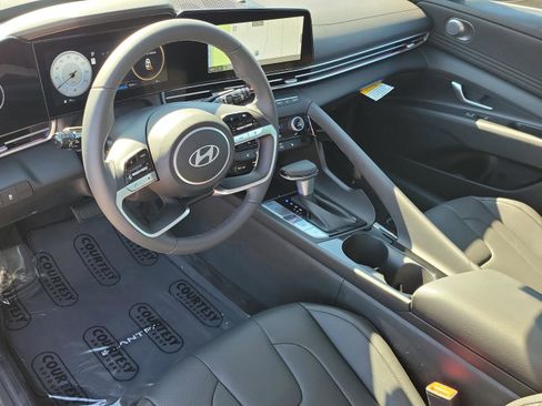 New 2026 Hyundai Elantra Limited image 21