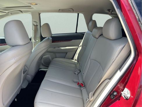 Used 2011 Subaru Outback 3.6R Limited w/ PWR Moonroof Pkg image 10