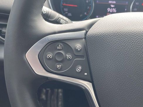 Used 2023 Chevrolet Traverse LT image 20