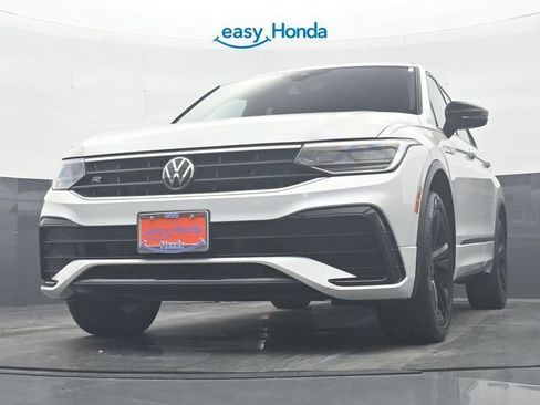 Used 2023 Volkswagen Tiguan SE R-Line image 27